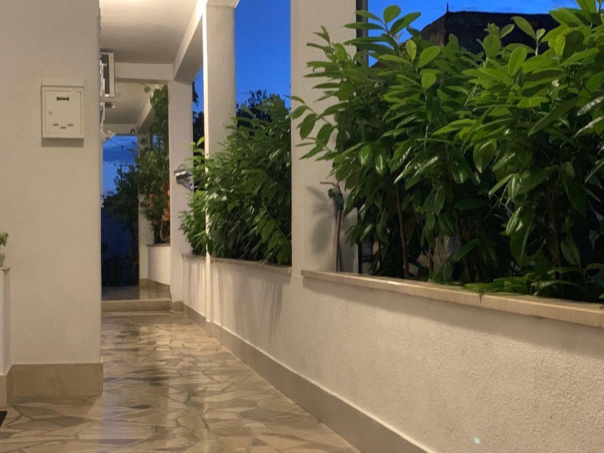 House Marta Apartamento Baška Voda Exterior foto